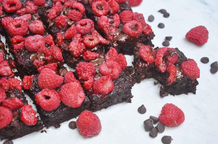 Pascha Recipe Fresh Raspberry Chocolate Brownies Baked With Vegan Baking Chips