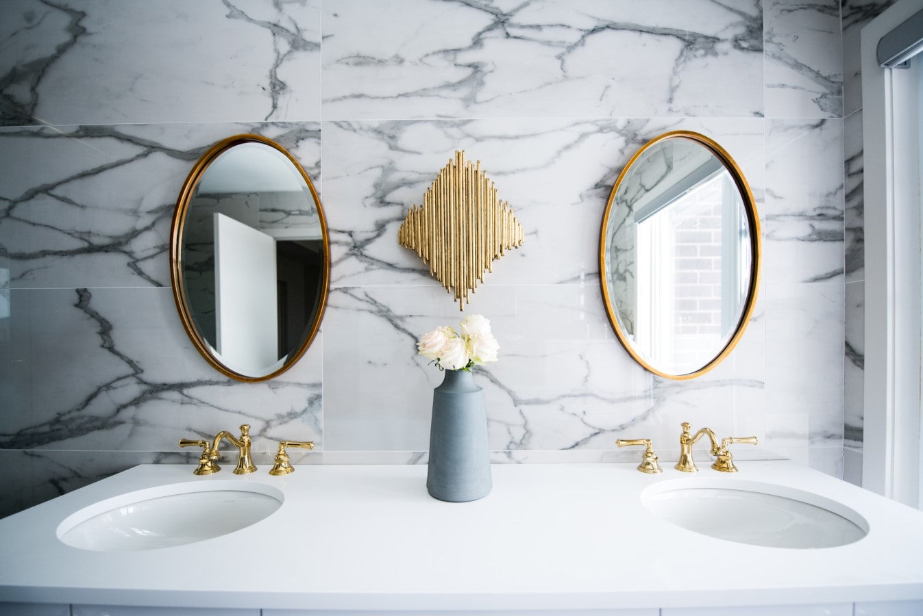 Clean Bathroom Sinks Counter And Mirrors